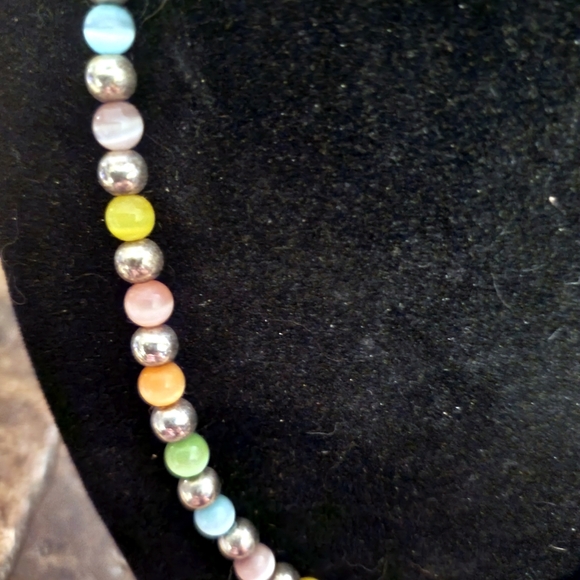 Colorful pastel & silver beaded necklace - Picture 2 of 4